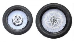 Paire de roues SM noires à rayons pour MRT